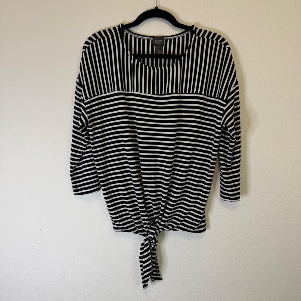 Chicos Travelers Blouse Size 1 US Med Black White Stripe Slinky Knit Tie Front